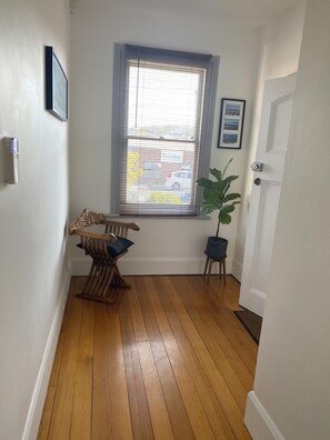 Interior - Comfy home within walking distance to beach, restaurants and Blunderstone area. (Bellerive)