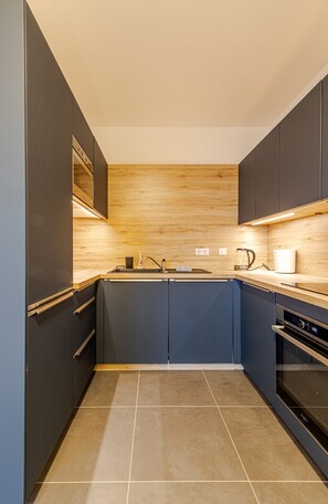 Fridge, microwave, oven, dishwasher - The Little Paradise lake view (Annecy)