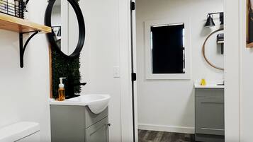 Asciugacapelli, asciugamani, carta igienica