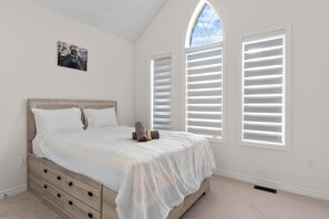 4 habitaciones, escritorio, tabla de planchar con plancha y wifi gratis 