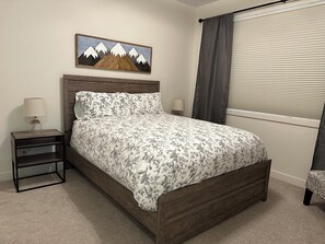 3 chambres, fer et planche à repasser, Wi-Fi, draps fournis