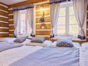 4 Schlafzimmer, Schreibtisch, WLAN