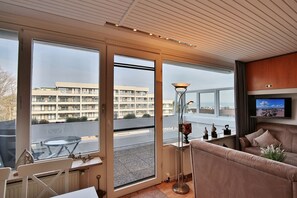 Unclassified image, 5 of 22, button