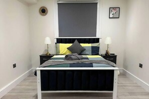 Ferros/tábuas de passar roupa, Wi-Fi, roupa de cama