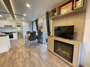 Fridge, oven, dishwasher, cookware/dishes/utensils - Tiny Haus Franzl by Interhome (Riedenburg)