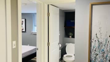 2 slaapkamers, een strijkplank/strijkijzer, wifi, beddengoed