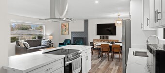 Cozy 3-bedroom house in peaceful Renton with WiFi, AC