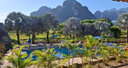 Vang Vieng Romantic Mountain View Resort