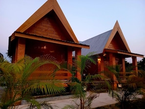 Front of property - Vang Vieng Romantic Mountain View Resort (Vang Vieng)