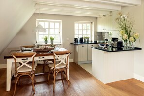 Unclassified image, 4 of 12, button - Japsand - Ein Kuschelnest für Zwei Erwartet Sie mit dem Domizil Japsand in Tinnum (Sylt)