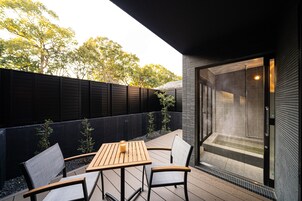 บ้านคอมฟอร์ท | ลานระเบียง/นอกชาน