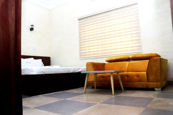 Junior Suite | Living area