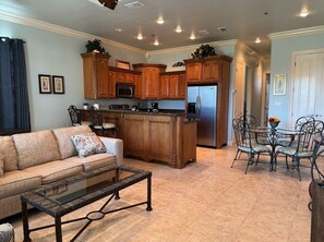 Smart TV, chimenea, reproductor de DVD