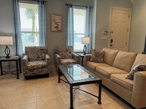 Smart TV, chimenea, reproductor de DVD