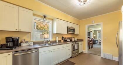 Comfy Quiet House by Downtown