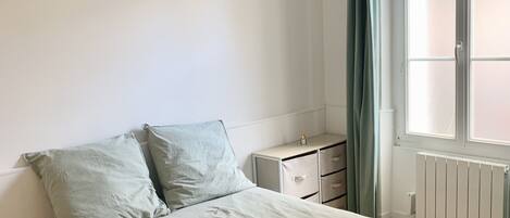 1 camera, ferro/asse da stiro, Wi-Fi, lenzuola