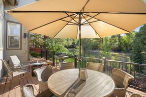 Outdoor dining - *Monthly Rental*Modern Home *Fenced Yard*Near NAU (Flagstaff)