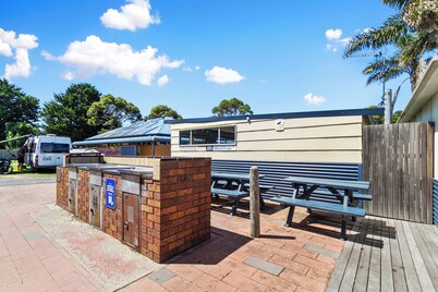 Waters Edge Holiday Park