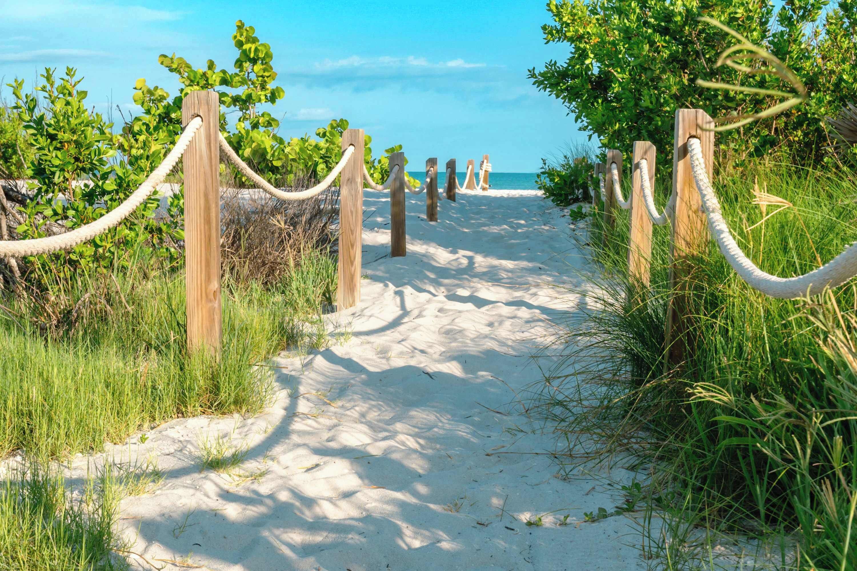 Una spiaggia nelle vicinanze