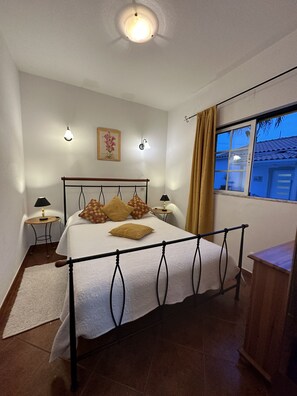 1 Schlafzimmer, Bügeleisen/Bügelbrett, kostenloses WLAN, Bettwäsche