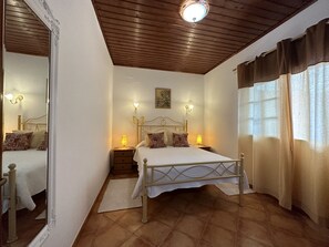 2 quartos, ferros/tábuas de passar roupa, Wi-Fi de cortesia