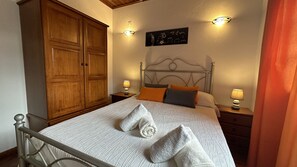 2 dormitorios, tabla de planchar con plancha, wifi gratis y ropa de cama