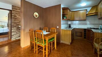Fridge, microwave, toaster, cookware/dishes/utensils