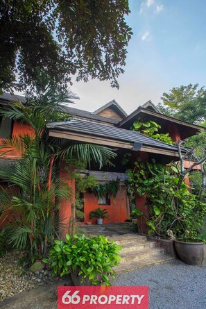 Exterior - The One Villa, just 10 minutes from Old City and Airport. Tropical Vibes! (Mueang Chiang Mai)