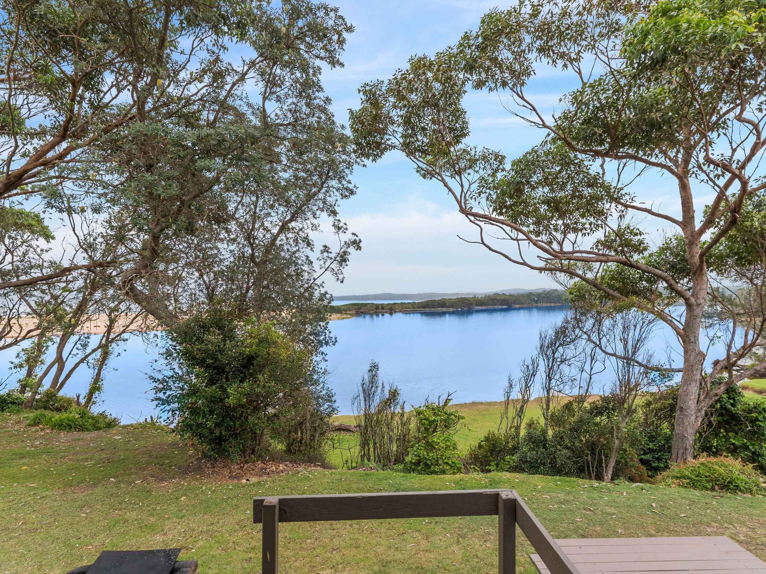 Standard Waterfront 2 Bedroom Cabin | Vue de la chambre