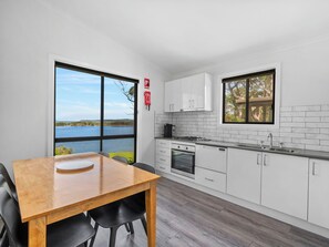 Dining room - Joalah Holiday Park (Durras North)