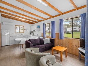 Economy Waterview 2 Bedroom Cabin | Dining room - Joalah Holiday Park (Durras North)