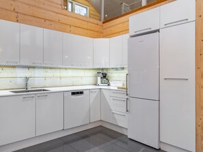 Fridge, microwave, dishwasher, cookware/dishes/utensils