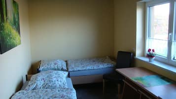 3 bedrooms, desk, travel cot, free WiFi