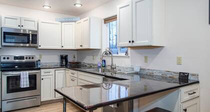 Minutes to Ft Wainwright