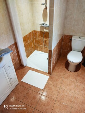 Haartrockner, Seife, Toilettenpapier