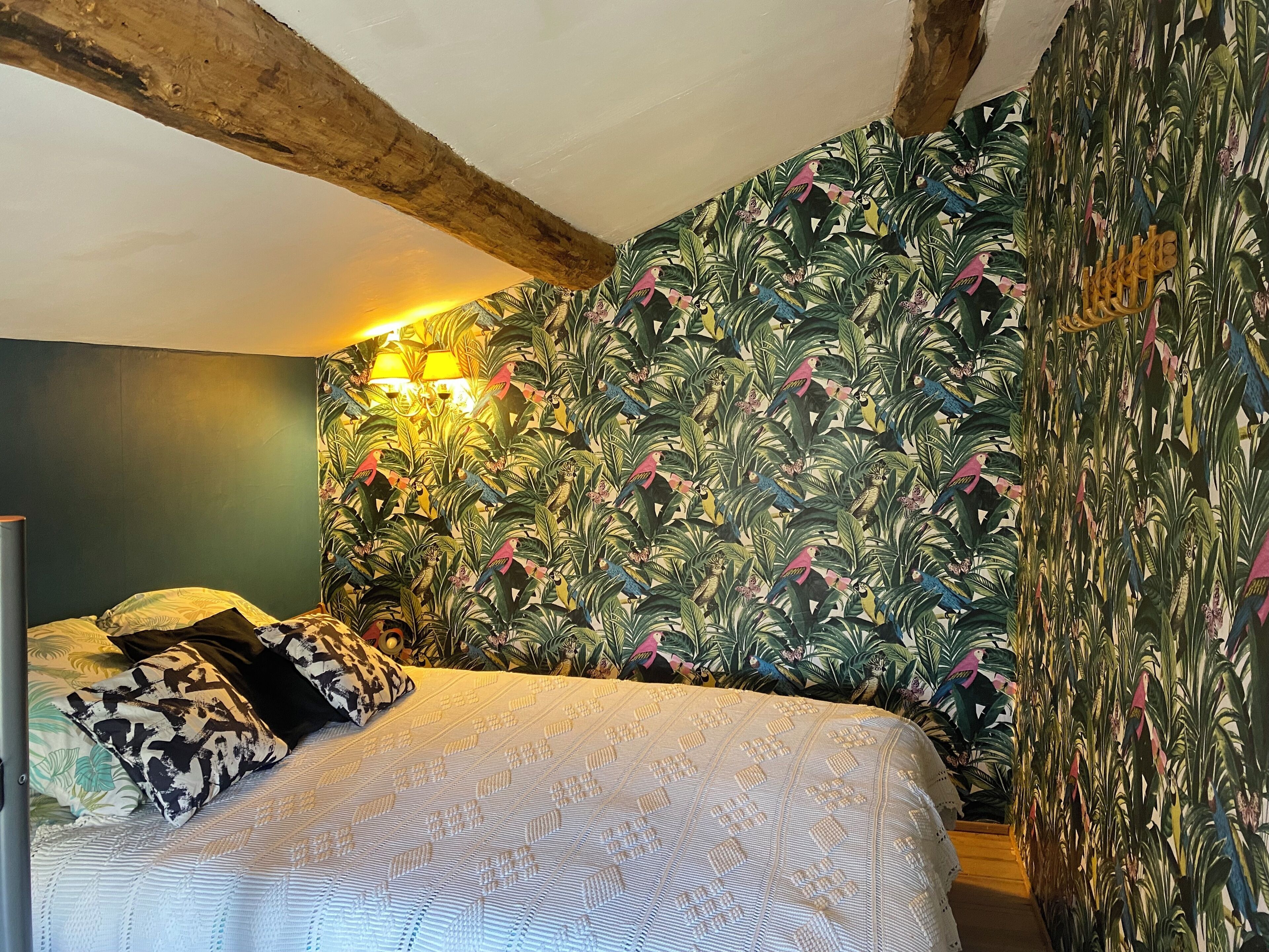 2 chambres, fer et planche à repasser, Wi-Fi, draps fournis