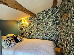 2 soverom, strykejern/-brett, wi-fi og sengetøy