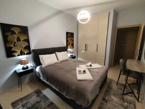 3 dormitorios, tabla de planchar con plancha, cuna de viaje y wifi