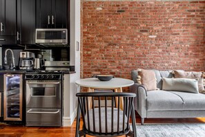 Interior - Excellent Soho 1BR w/ Laundry, nr Garden, Shops & Museum, by Blueground (Downtown)