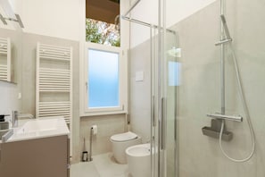 Dusche, Bidet