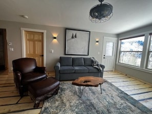 TV, fireplace - Eagle Point Ski Resort Nº13 Wooded Ridge Condos (Beaver)