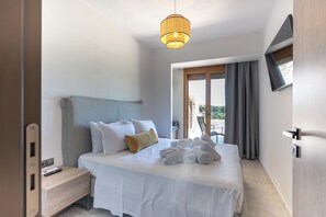 Executive Villa 125 sqm, Sea View | 3 chambres, draps en coton égyptien, literie de qualité supérieure