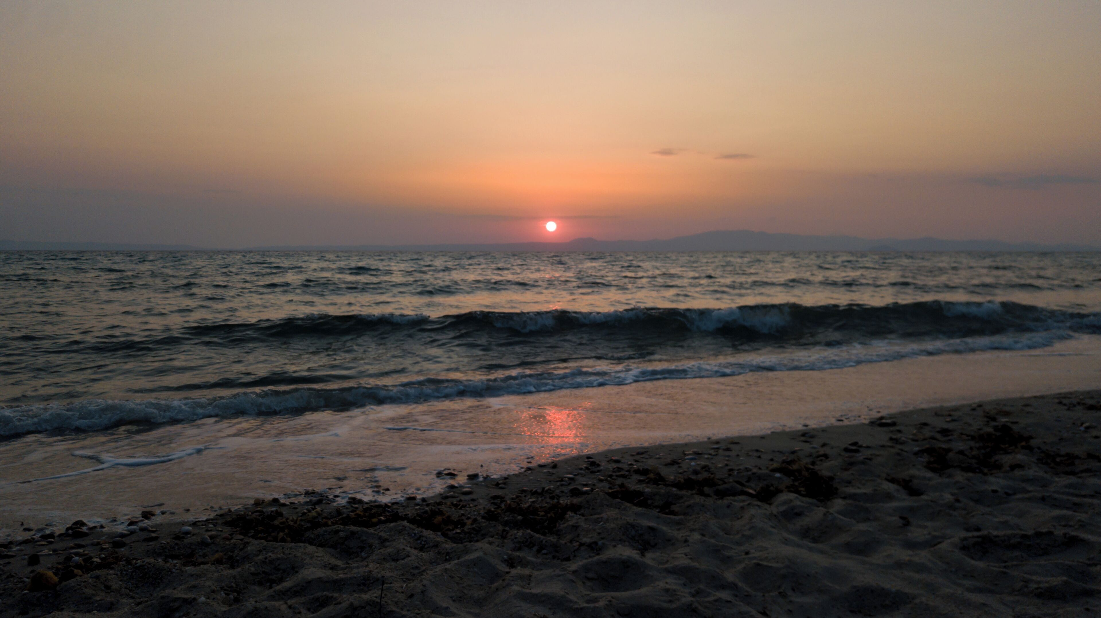 Ubicación cercana a la playa y arena blanca