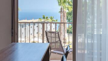 Olive Villa with Sea View | Blick vom Balkon
