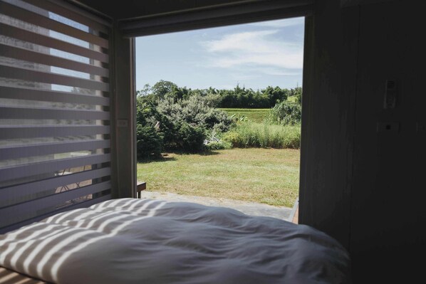 1 bedroom, bed sheets