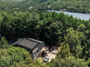 Exterior - Montcalm Slopes, Après-Ski Sauna, Hot Tub & Arcade (Chertsey)