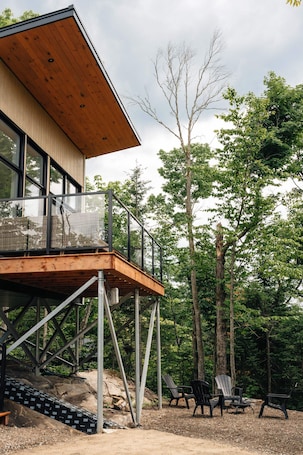 Terrace/patio. The Mini-Méli - Romantic getaway in a cozy chalet
