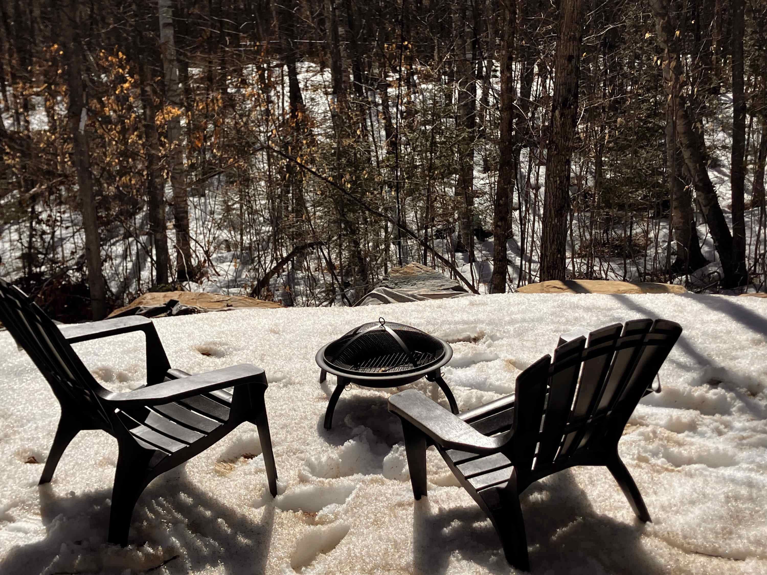 Outdoor fireplace available even in winter!