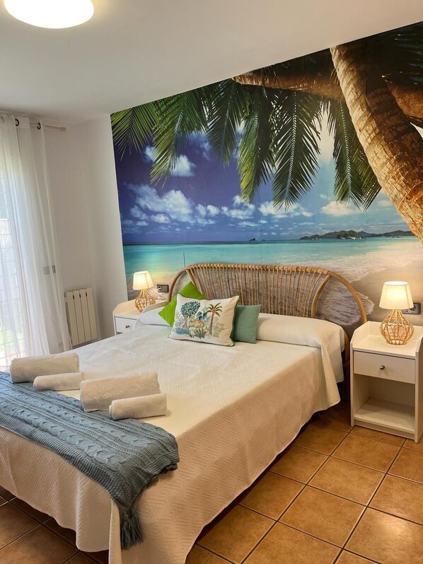 6 habitaciones, tabla de planchar con plancha, cuna de viaje y wifi 