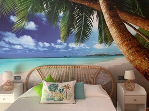 6 habitaciones, tabla de planchar con plancha, cuna de viaje y wifi 